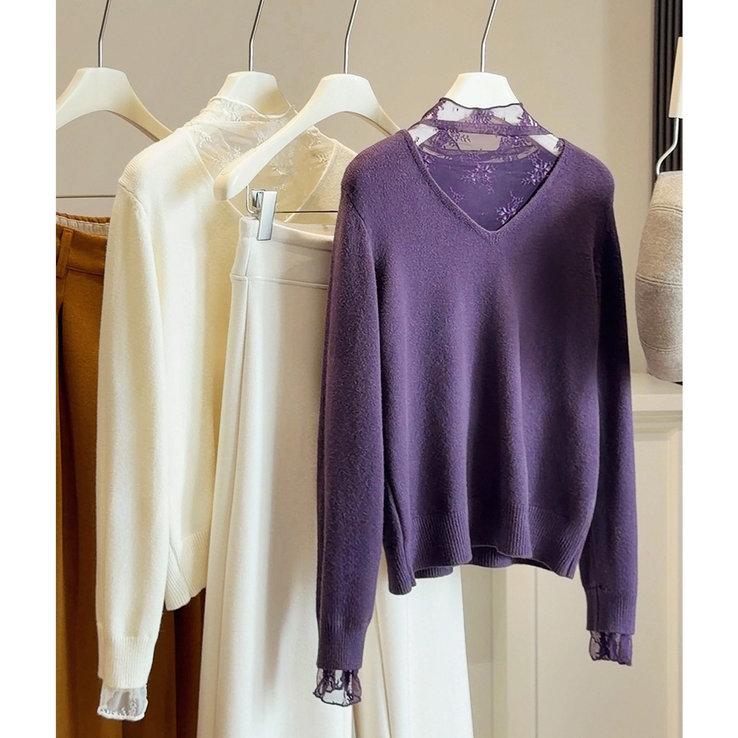 蕾丝拼接假两件V领针织衫女2025秋冬韩版百搭减龄毛衣打底衫上衣