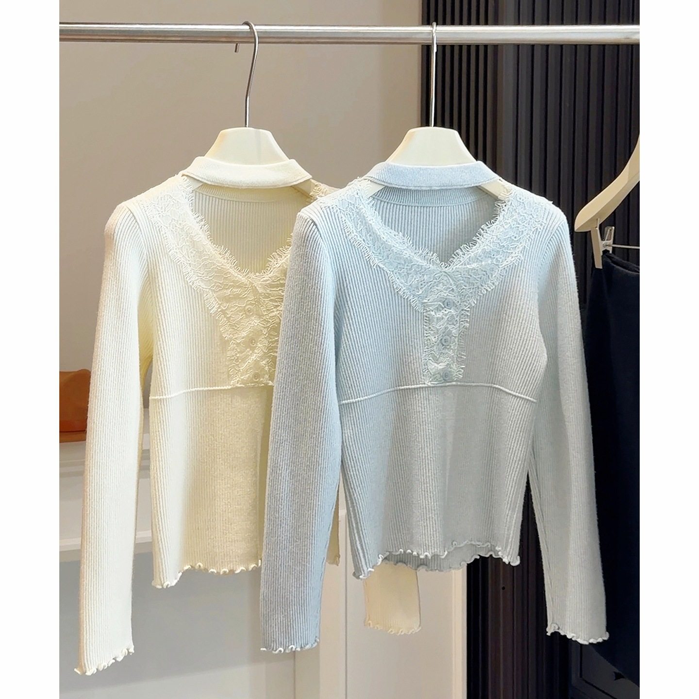 蕾丝拼接挂脖V领针织衫女2025秋冬新款修身显瘦内搭毛衣打底小衫