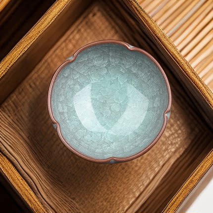 龙泉青瓷周小军铁胎冰裂纹葵口杯纯手工主人杯陶瓷茶具品茗单杯