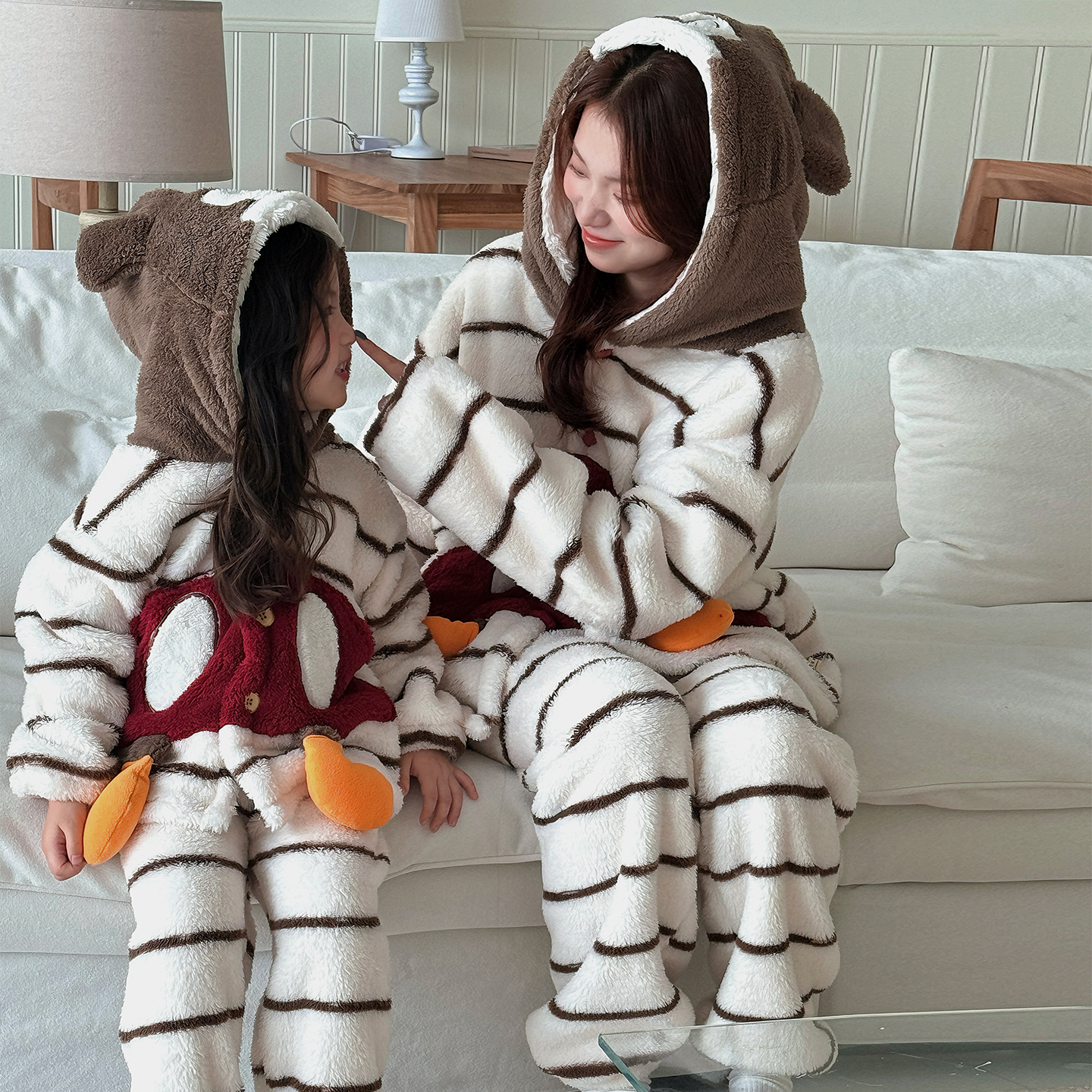 儿童毛绒家居服秋冬款母女童珊瑚绒保暖卡通连帽女孩亲子睡衣套装