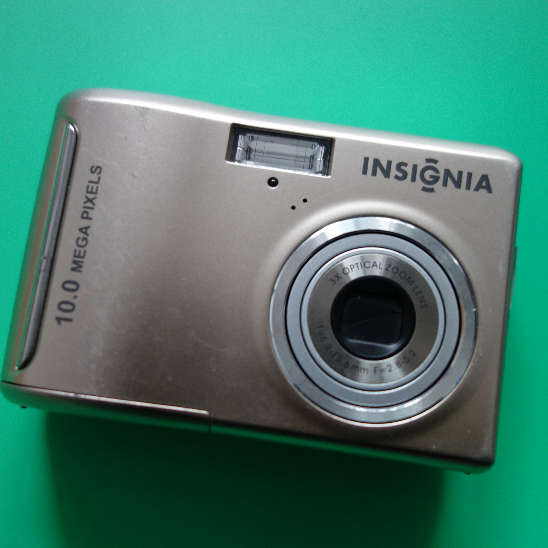 Insignia/影雅 NS-DSC10G二手影雅DSC10G数码相机1000万像素在类目 数码相机/单反相机/摄像机, 普通数码相机中 - 来自Buy2taobao.com提供专业的淘宝代购服务