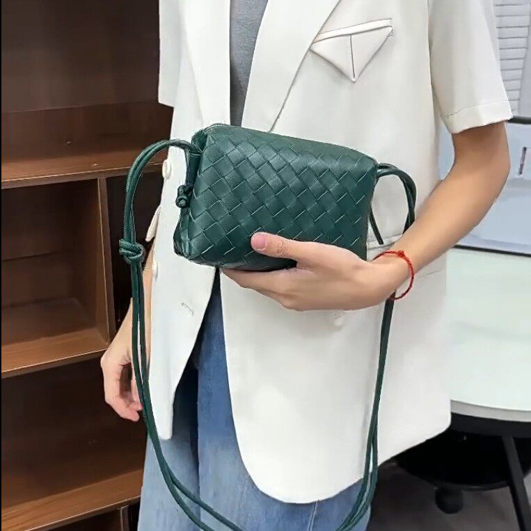 跨境新款bv编织包手机包百搭单肩斜挎包细绳可调节小方包腋下女包