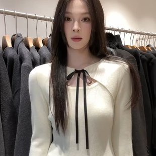 已到货 女秋冬独特超好看内搭 韩系漂亮白色系带针织打底衫