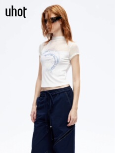 uhot UWLR1N199 诱货26夏白色鲸落印花小高领T恤女清新春日少女风
