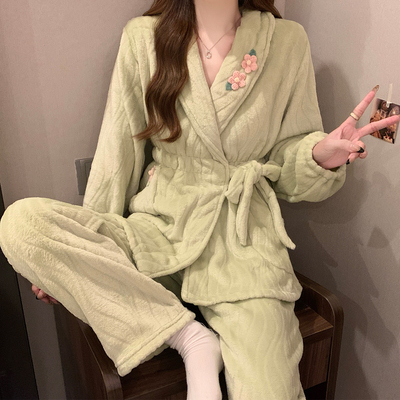 珊瑚绒睡衣女款秋冬季加厚法兰绒