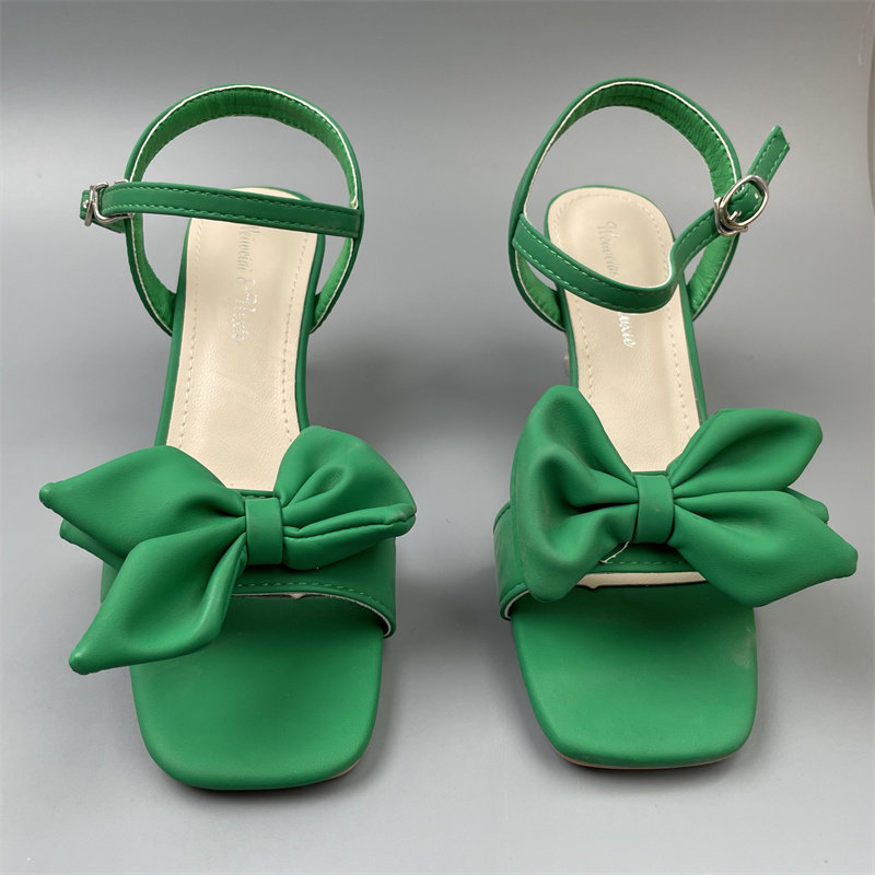 时尚高跟一字式扣带上班凉鞋女