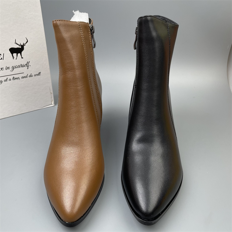 撤柜品牌头层牛皮尖头短靴女加绒