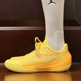 白蓝ABAV059 男款 李宁LiNing 利刃5V2波光聚核芯科技低帮篮球鞋