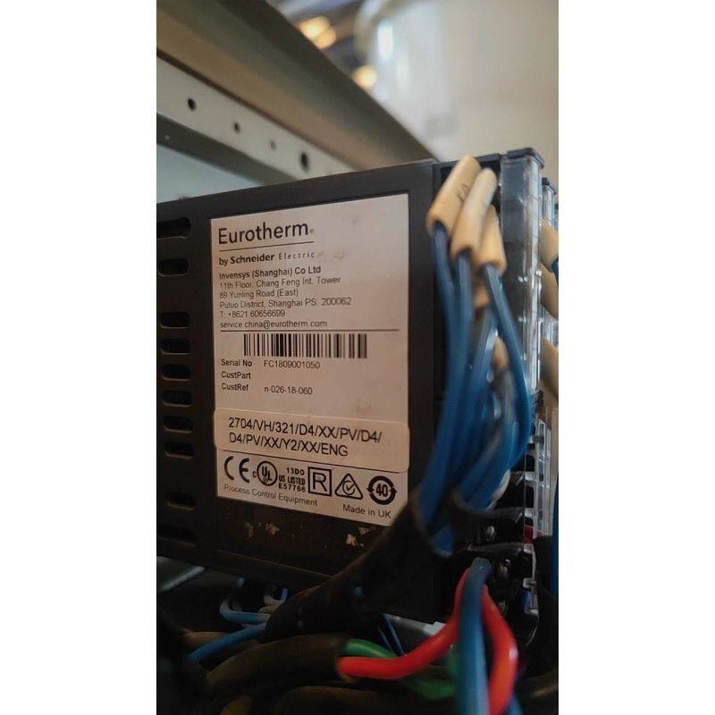 英国欧陆 温控表 2704/VH/321/D4/XX/PV/D4/D4/PV/XX/Y2/XX/E