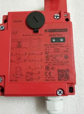 XCSE7513 插片式安全门锁开关，金属外壳 (没有钥匙)新