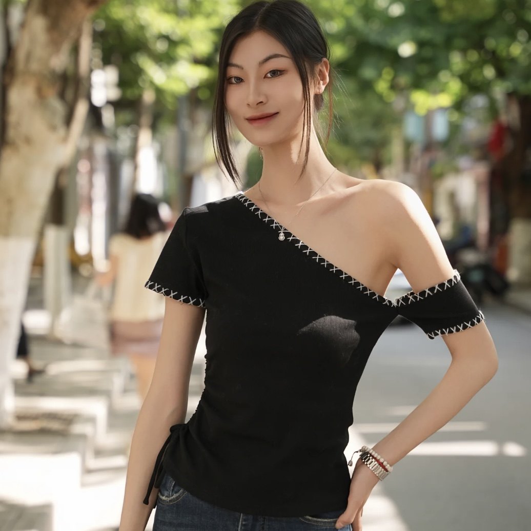 红人馆短袖t恤女2025新款夏日ootd穿搭黑色辣妹气质露肩斜肩上衣