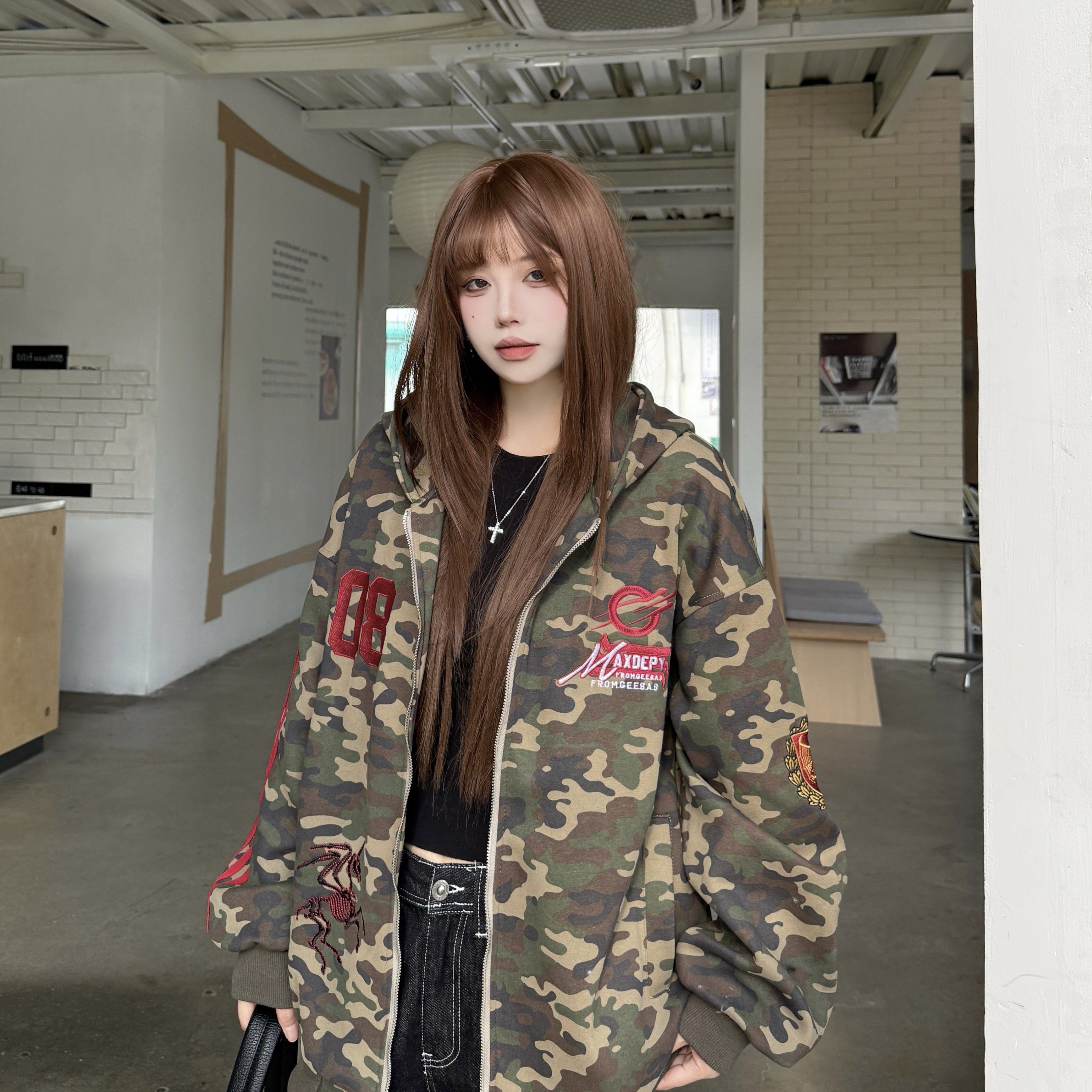 实拍美式复古重工刺绣迷彩连帽卫衣外套女秋季设计感宽松慵懒夹克