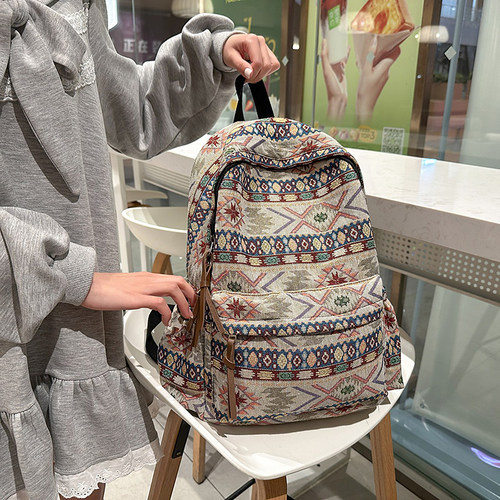 新款民族风双肩包女时尚轻便小背包百搭旅行包学生包格子中号书包
