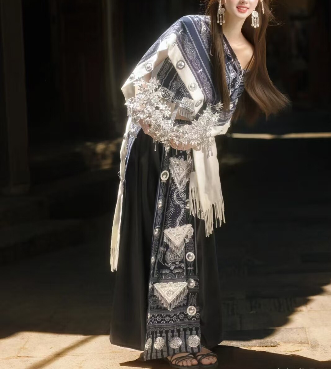 蜡染哈尼族异域风情西双版纳苗疆少女民族风凤凰古城旅拍写真服装
