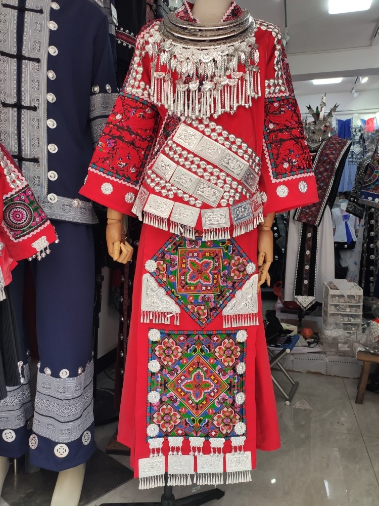 女士少数民族传统服装苗族四季穿日常演出旅拍服刺绣款红色盛装