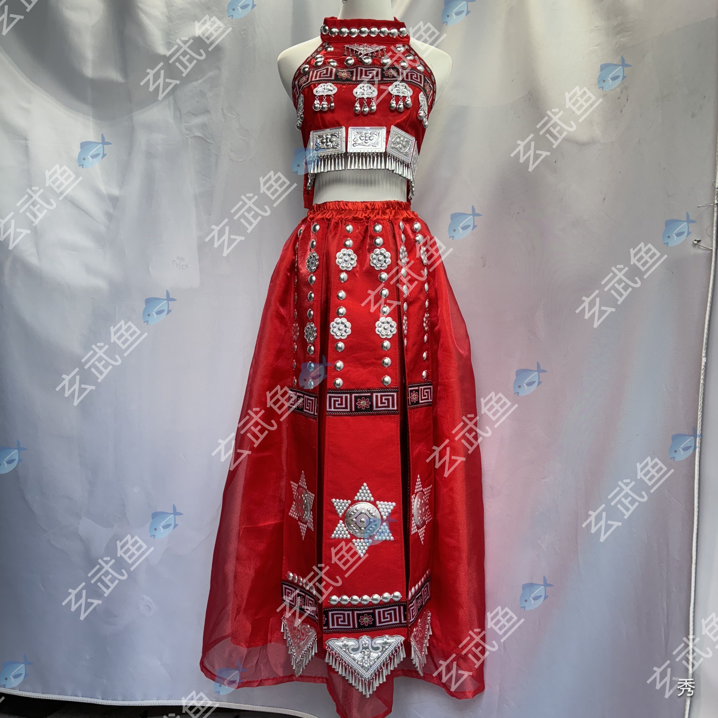 新款红色苗韵苗族侗族服装女款刺绣套装旅拍摄影舞台演出服饰