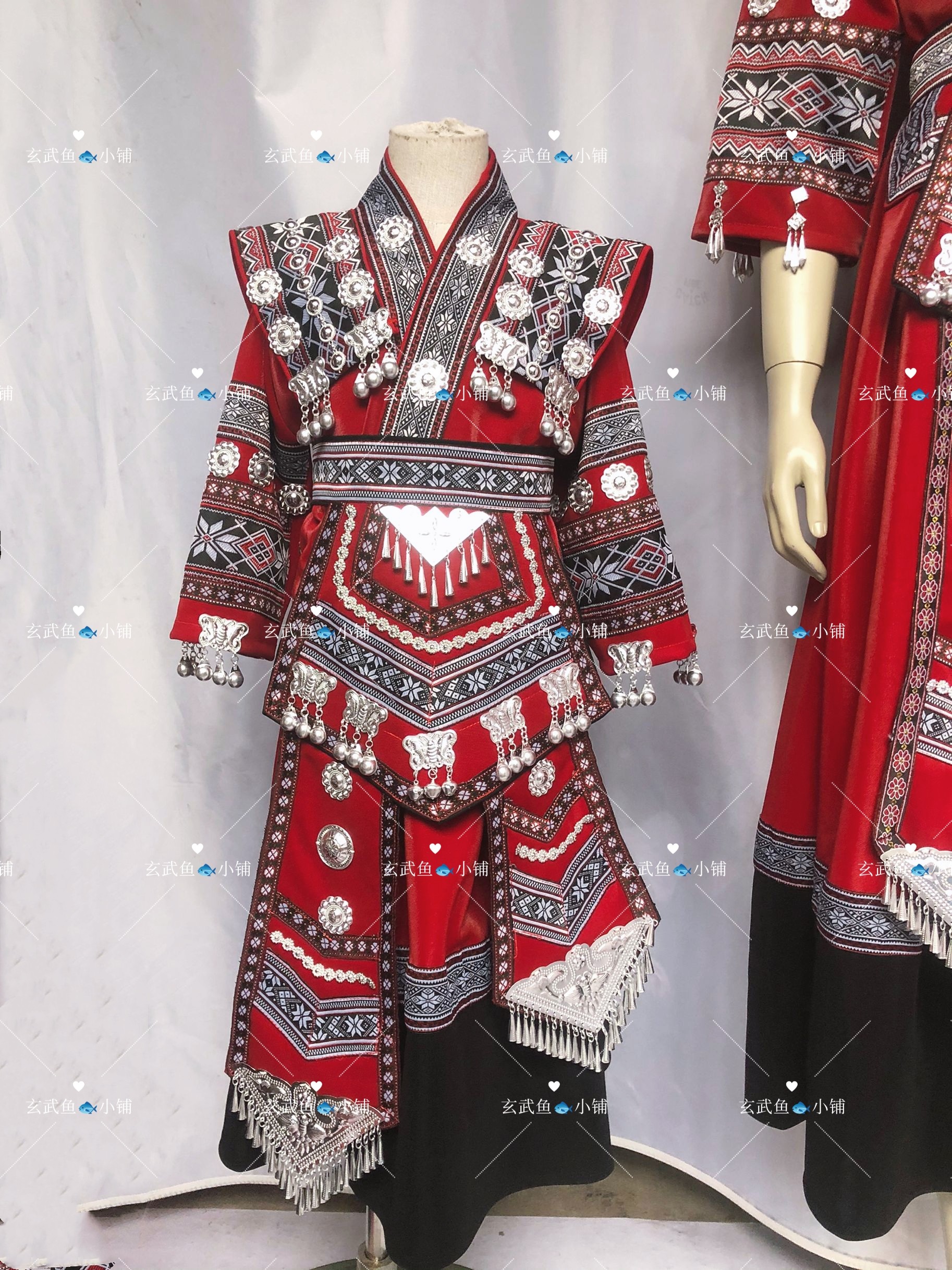 新款儿童少数民族服装暗红色帅气古风民族风日常演出旅拍服套装