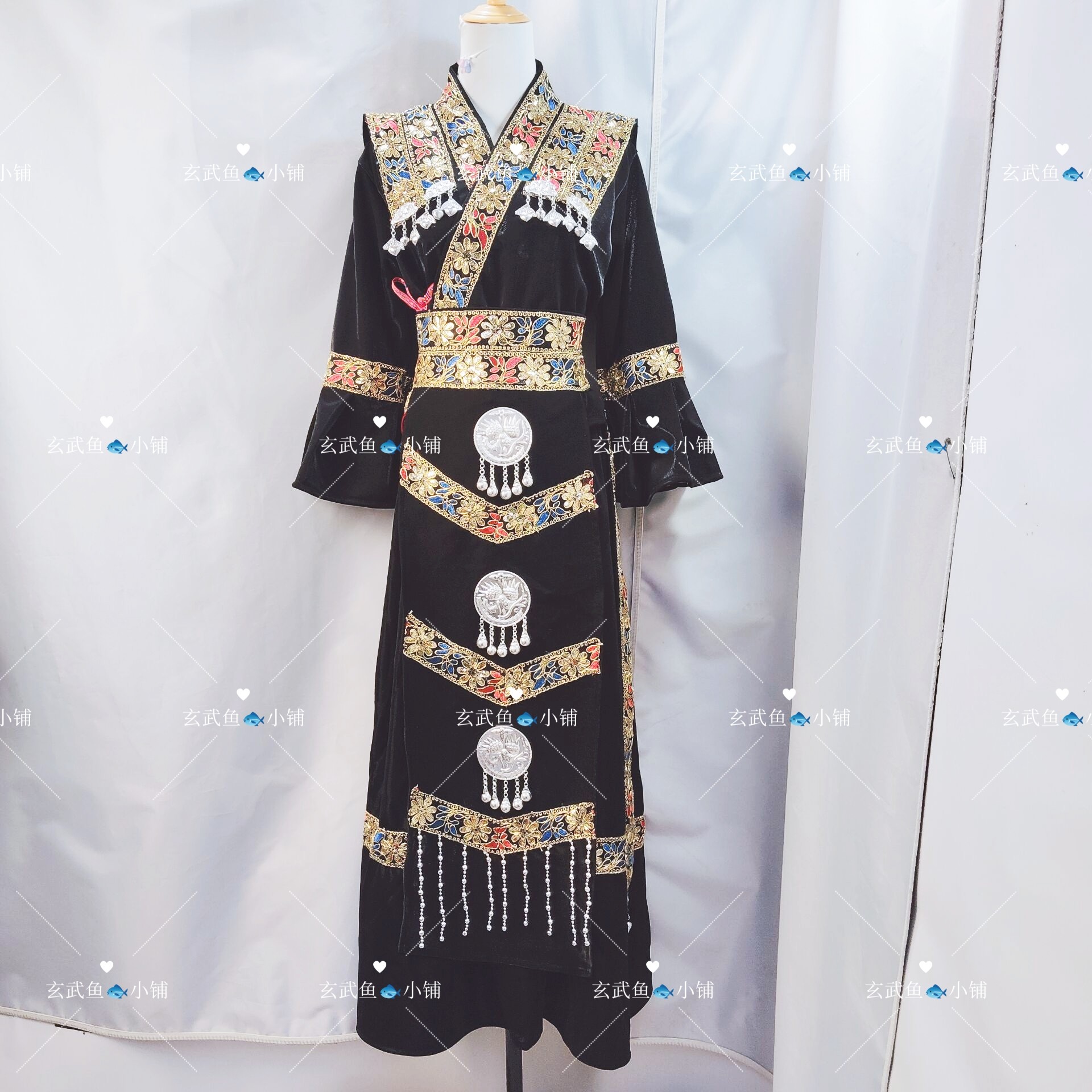 新款苗族服装女套装个性走秀服饰少数民族风摄影旅拍写真演出服饰