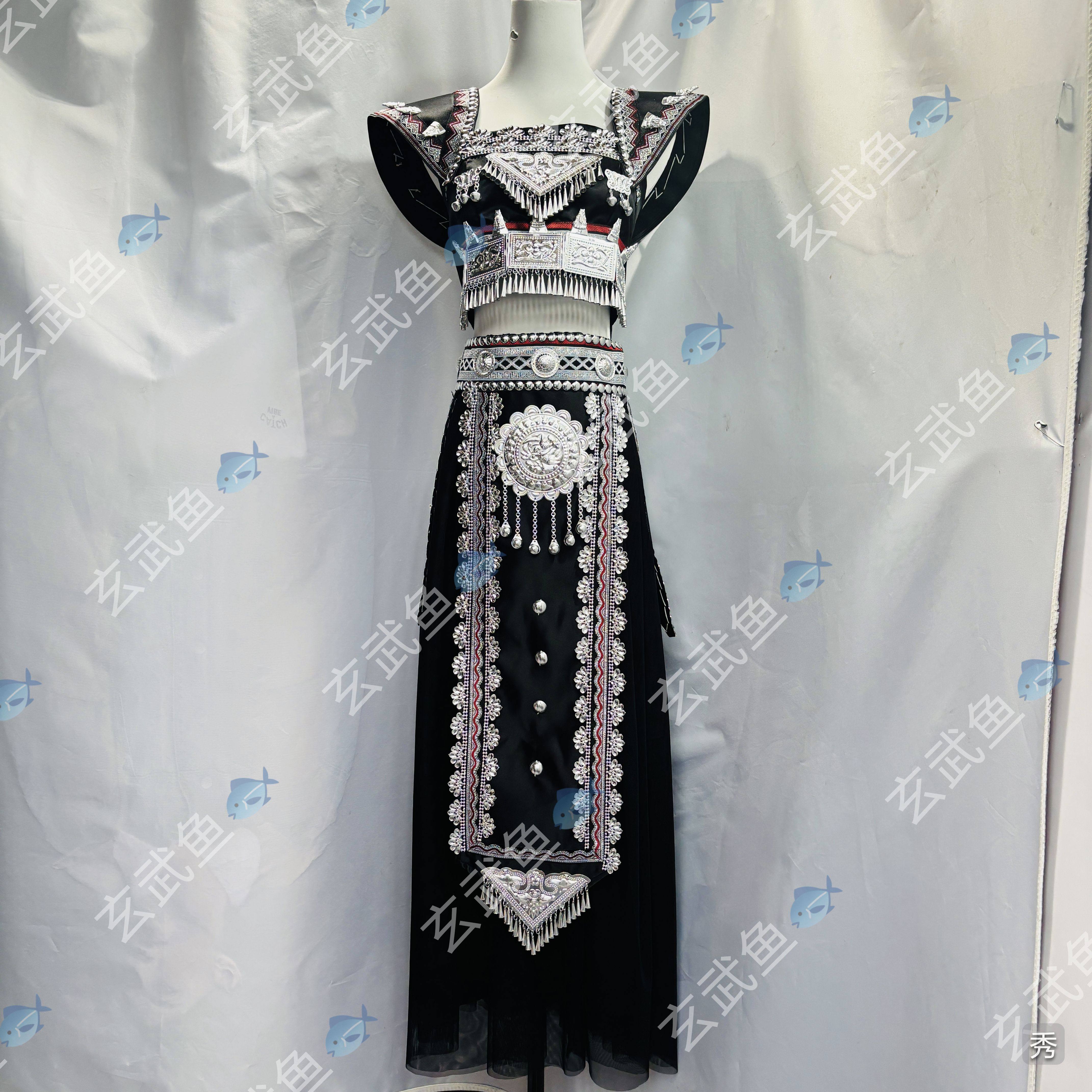 民族服装新少女宫廷风爆款可爱气质旅拍照相演出裹胸加裙子加飘带