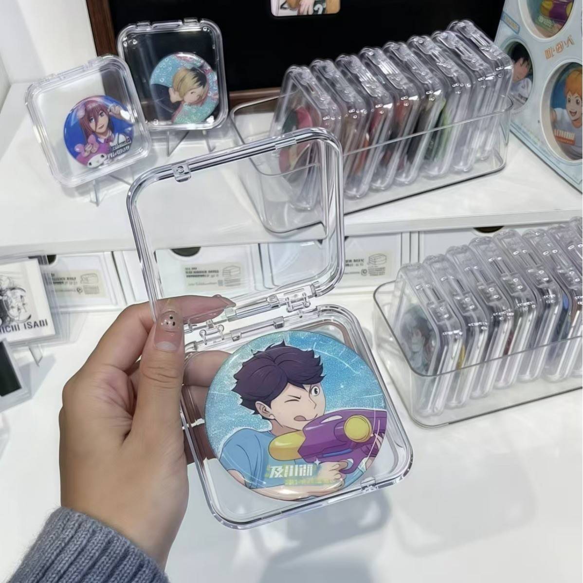 亚克力吧唧收纳盒小方盒保护套防潮防尘外出谷子简约桌面收纳盒子