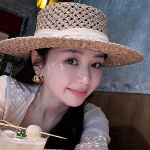 法式 镂空咸草编织草帽高级感老钱风女夏度假大帽檐遮阳防晒沙滩帽