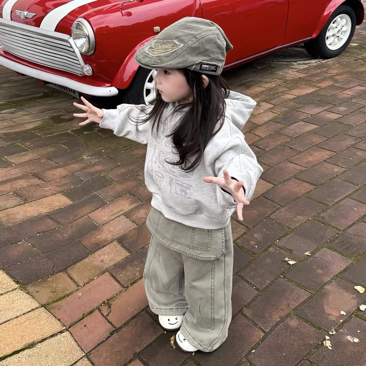 韩版童装2026女童冬季新款加绒加厚套装印花连帽卫衣屁帘牛仔裤潮