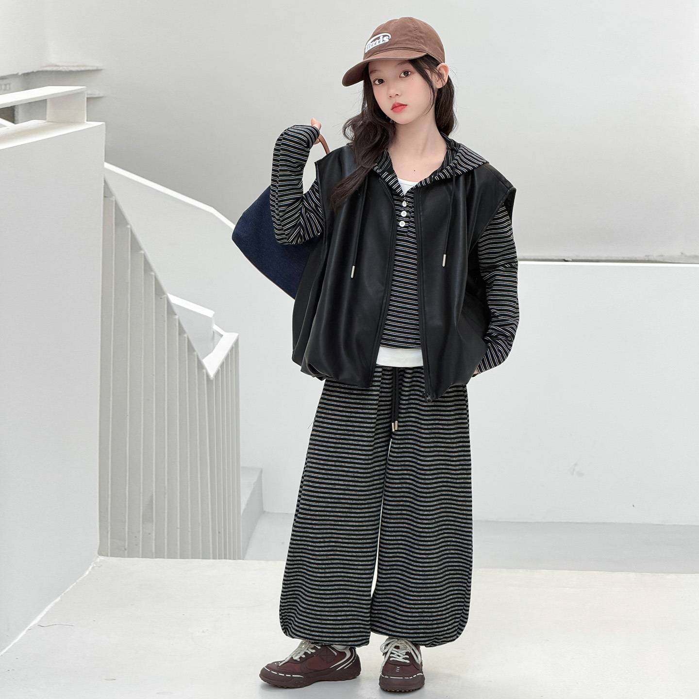 女童皮马甲条纹三件套春秋中大童