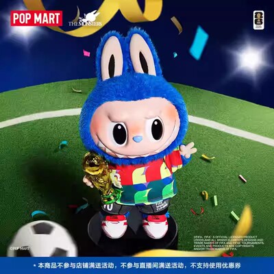 泡泡玛特拉布布足球搪胶毛绒公仔