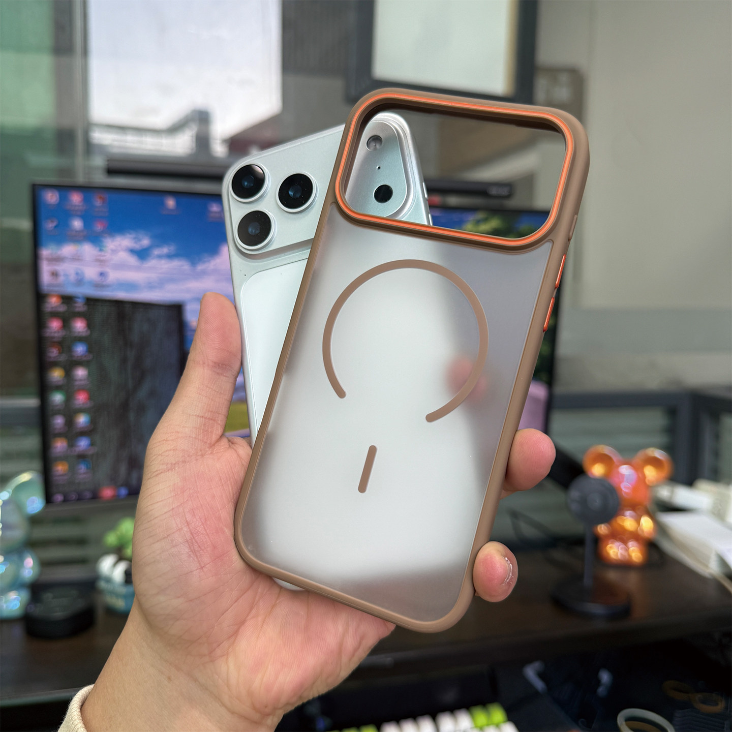 适用于17promax手机壳个性创意半透明肤感磁吸充电iPhone15promax/16pro磨砂全包防摔防滑硬壳软边14pro/13硬