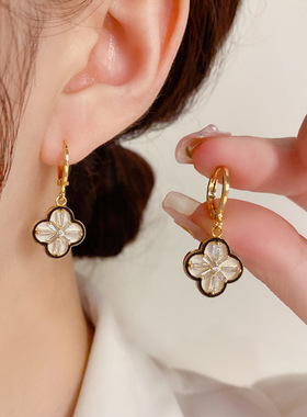 巧欢新款潮气质时尚精致微镶四叶花耳扣女个性小众设计感耳坠女