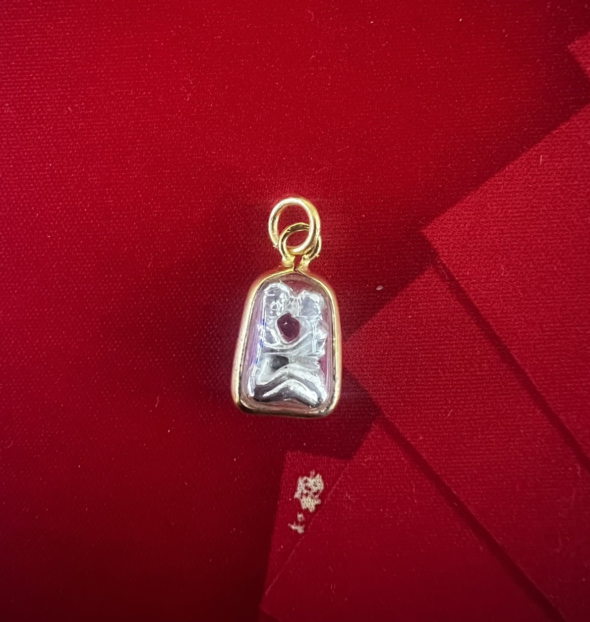 图图家赞博吊坠燕通