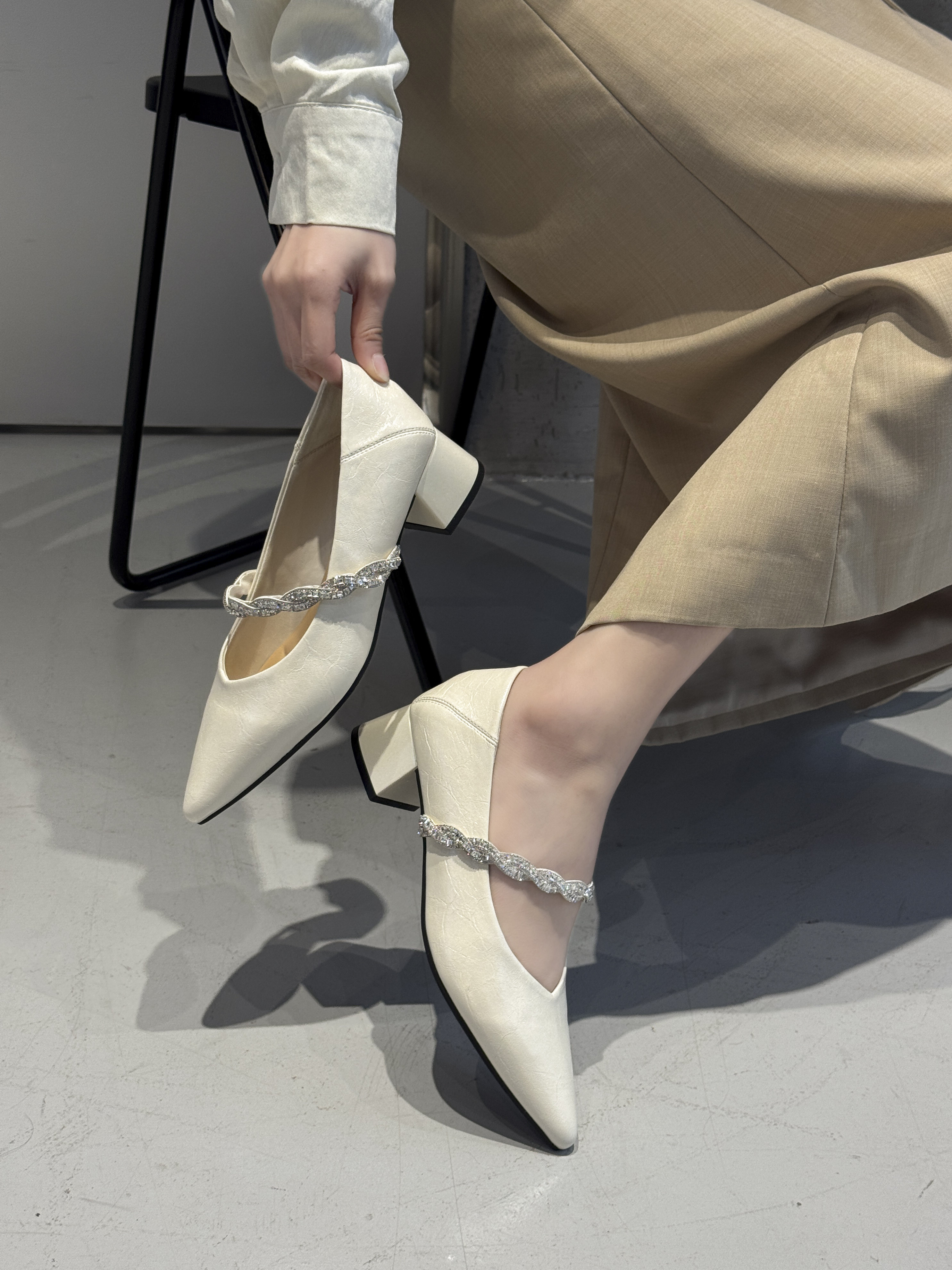 法式气质尖头高跟鞋女2026春季新款鞋子细跟配裙子绝美单鞋2605