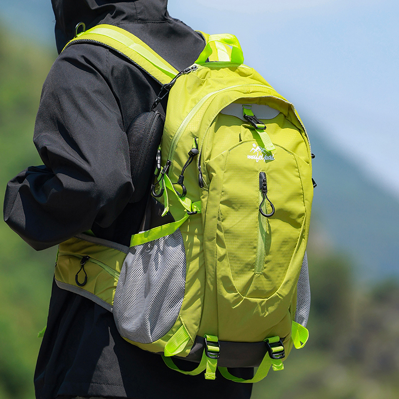 户外登山包女男士徒步爬山双肩包