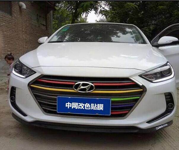 现代名图全新胜达瑞纳ix25i35领动悦纳途胜中网三色贴纸改装专用A