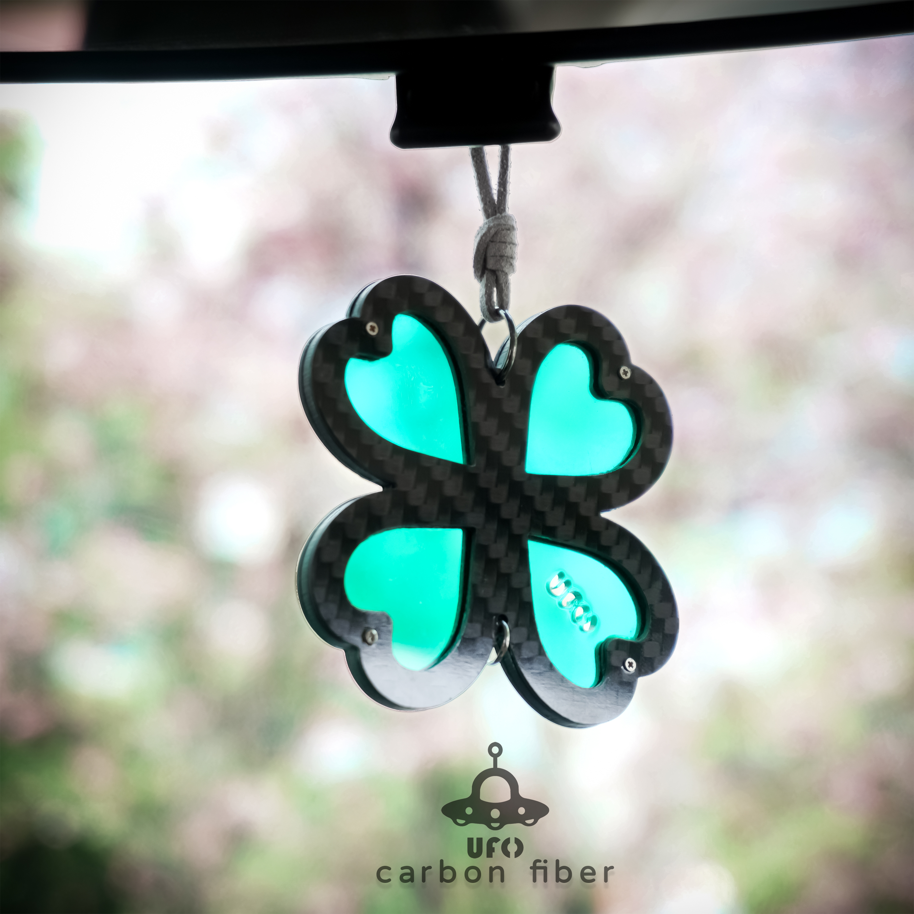 新款碳纤维四叶草汽车挂件保平安