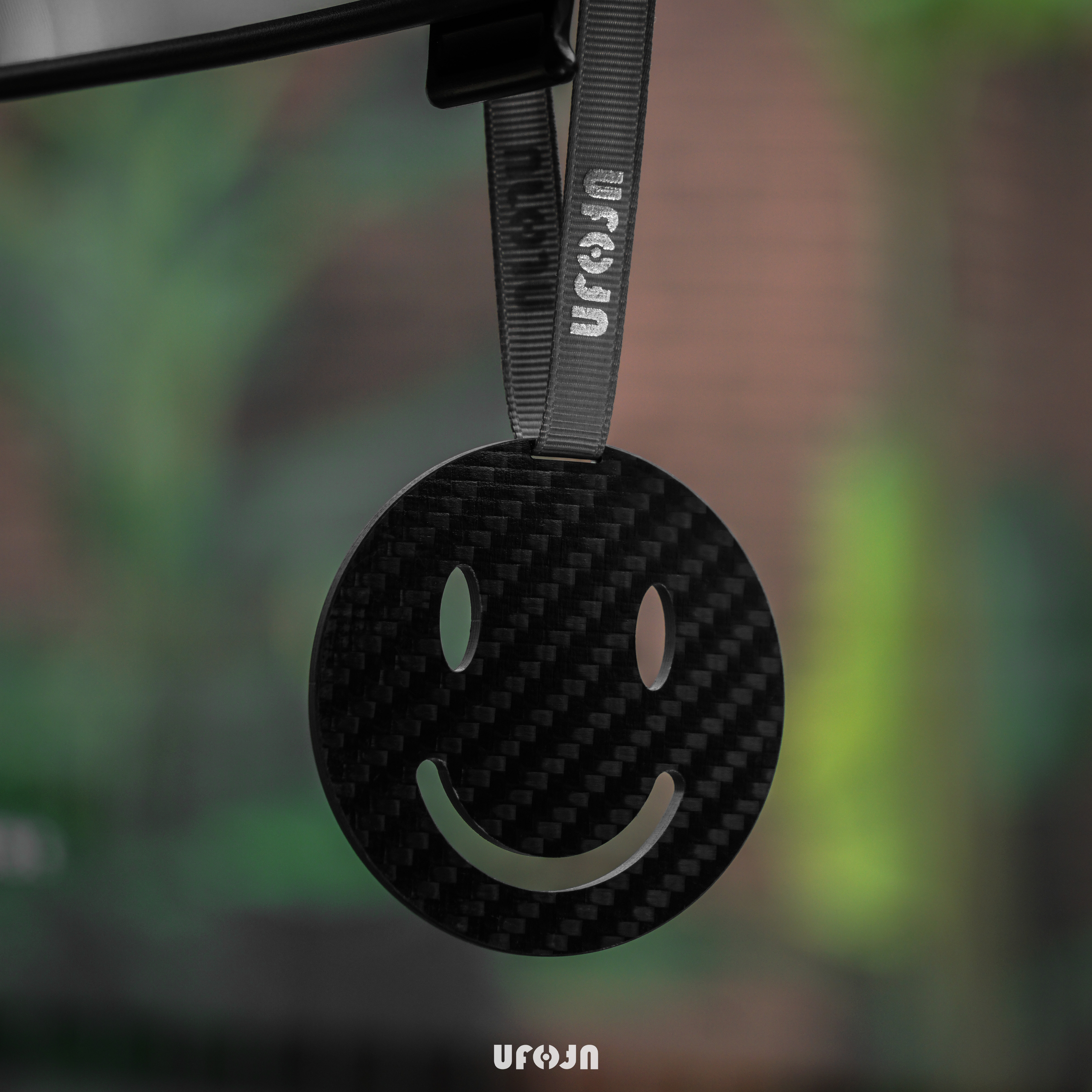 ufofn碳纤维笑脸汽车香氛挂件