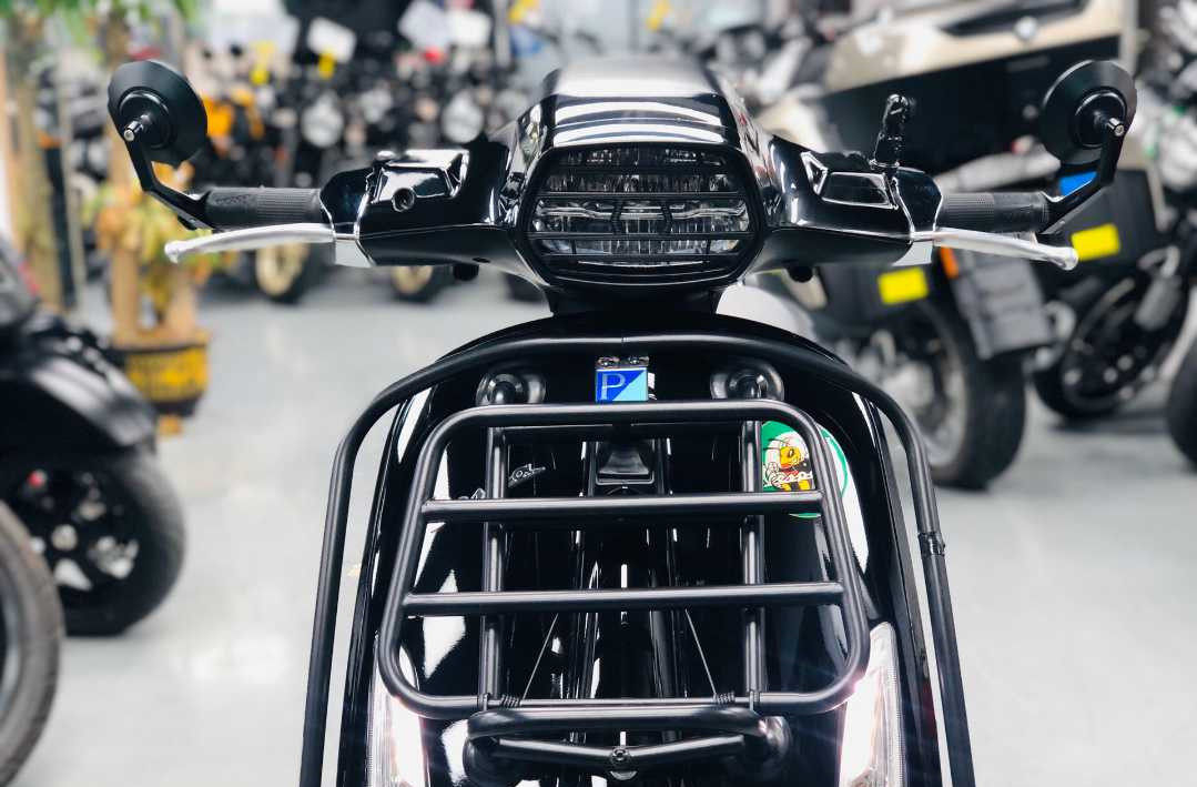 意大利比亚乔vespa150冲刺春天摩托车改装精品前货架银色亚光黑