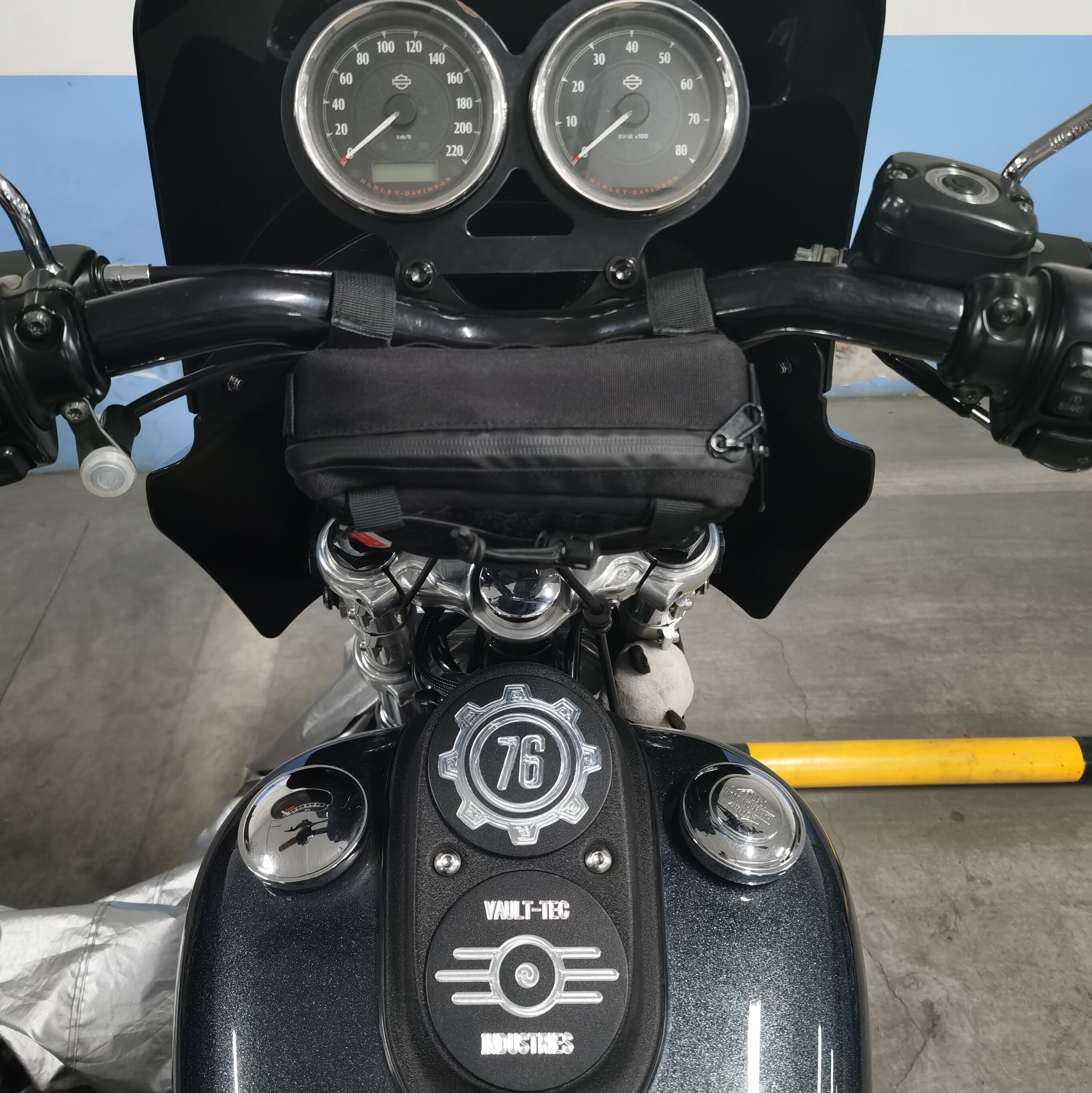 哈雷软尾路威街霸改装定制装饰盖填充盖仪表上移后油箱中控台适用