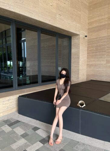 JAMAIS VU 清仓 微笑下摆显瘦心机v领修身弹力短袖口袋连衣裙