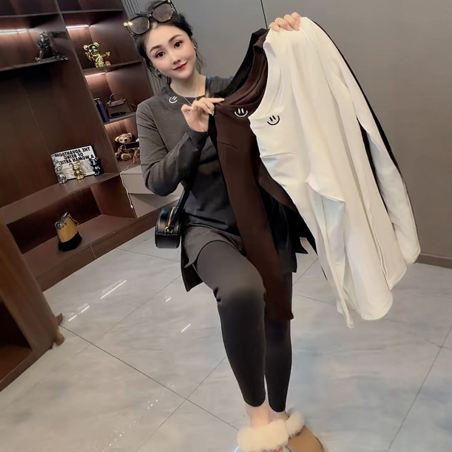 欧货笑脸刺绣长袖t恤女春季2026新款小个子中长款打底衫开叉上衣,女装/女士精品,T恤,淘宝优惠券,粉丝福利购,淘宝优惠卷