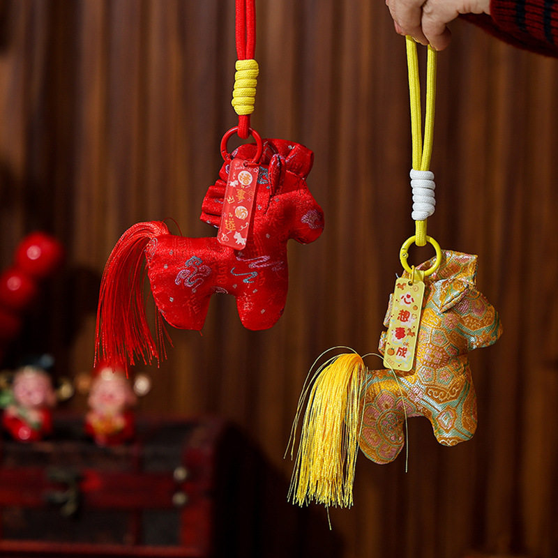 马年锦缎香包生肖车载挂件装饰品