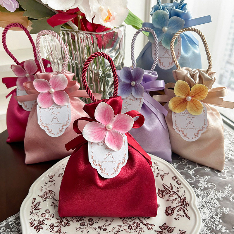 伴手礼喜糖袋缎面布袋子婚礼结婚专用手提喜糖袋包装糖果袋喜糖盒