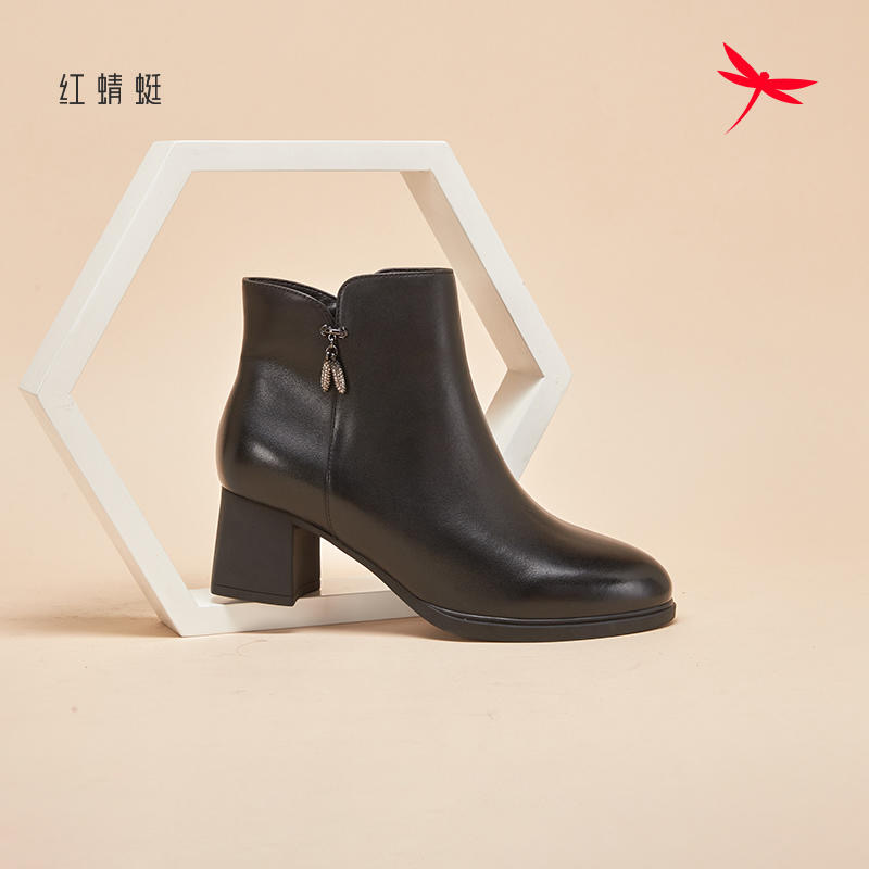 红蜻蜓冬季新款女士短筒靴子保暖