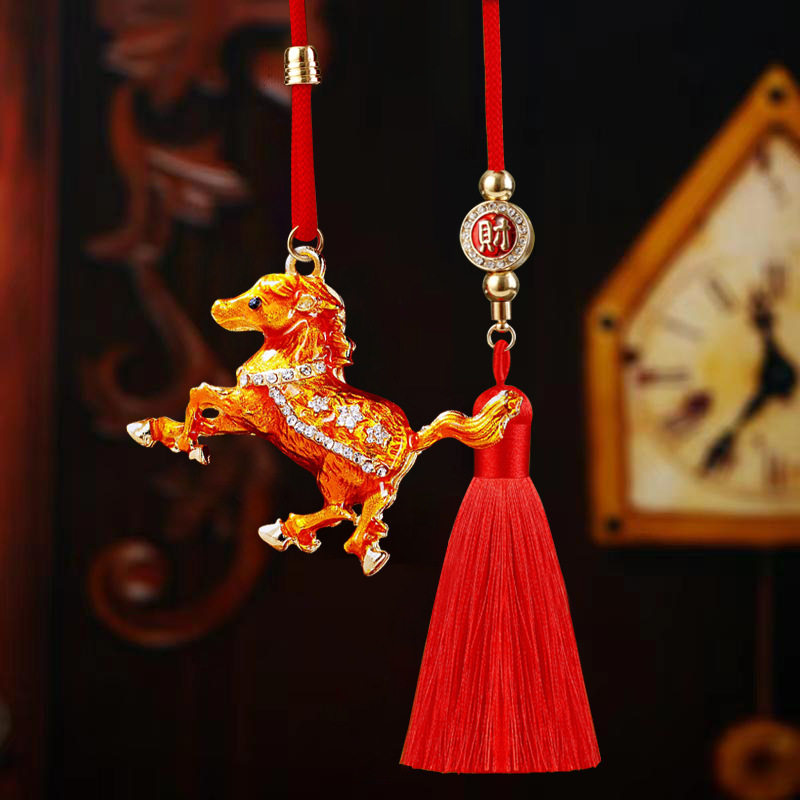 国潮镶钻新款梅花小马汽车钥匙扣女包包挂件金属钥匙链圈车挂礼品