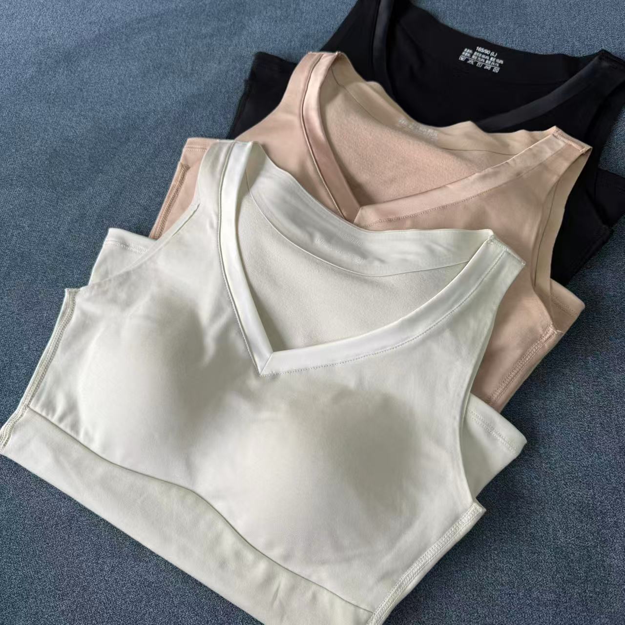 【强推！海豚绒】比想象中还要软~莫代尔250g磨毛带bra女保暖背心