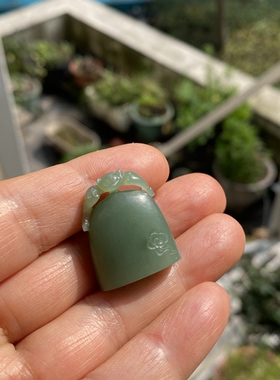 CC雕刻天然碧玉福从天降吊坠