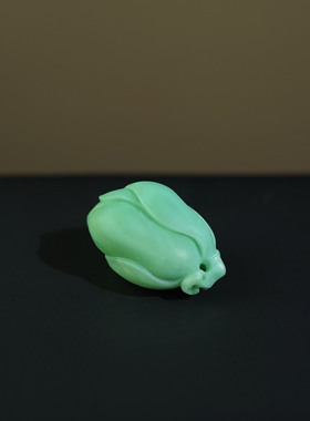 缅黄雕刻天然可爱精致挂坠玉兰花