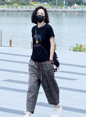 洋气减龄两件套装女2025年夏季新款圆领印花短袖T恤+格子休闲裤潮