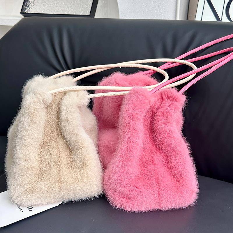 彷水貂毛毛水桶包包女士韩版秋冬ins高级质感小众设计通勤手提包
