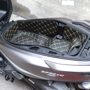 适用豪爵UFR150 UHR150改装配件收纳箱内衬垫座桶套机车坐桶垫AI